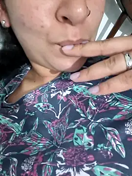 ValentinaDiaz online show from 11, 5, 2026