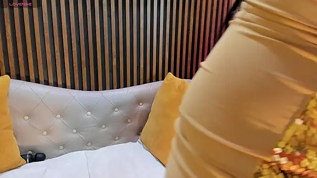 Roxanna moore online show from 1, 5, 2026