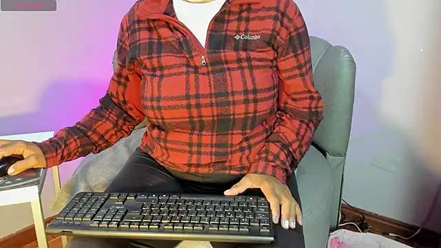 Roxanna moore online show from 1, 7, 2026