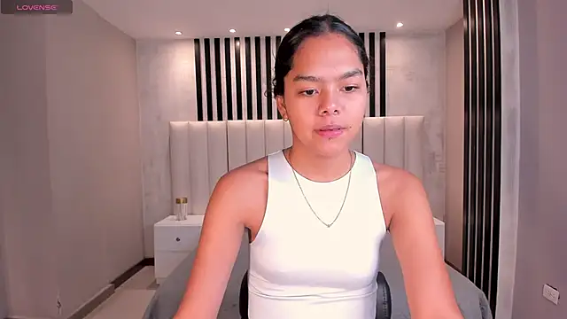 SaphiraJames online show from 27, 6, 2026