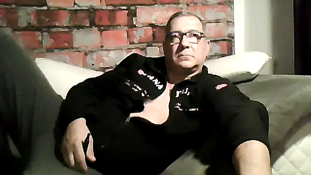 Snapshot of Soloyan chatting on 20, 12, 2025 Soloyan online show from 20, 12, 2025