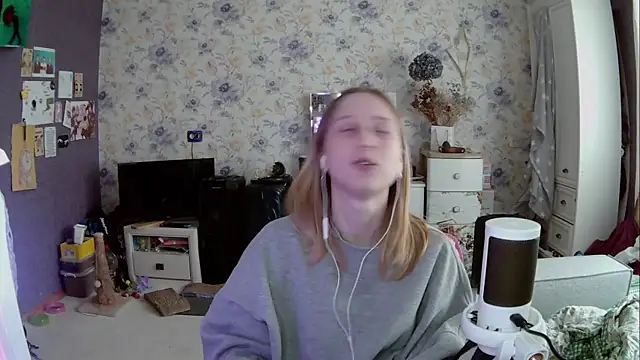 Snapshot of DeidraMeja chatting on 27, 5, 2026 DeidraMeja online show from 27, 5, 2026