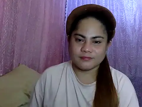 Snapshot of Lucy69-S chatting on 13, 5, 2026 Lucy69-S online show from 13, 5, 2026