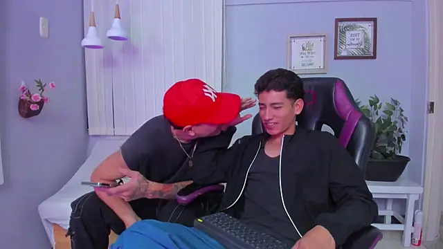 Snapshot of Alejo-and-Thiago chatting on 31, 5, 2026 Alejo-and-Thiago online show from 31, 5, 2026