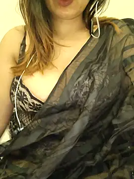 Snapshot of DreamY_MaanYa chatting on 4, 8, 2026 DreamY MaanYa online show from 4, 8, 2026