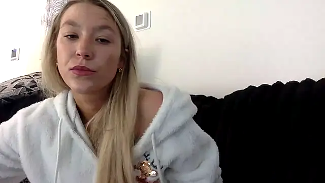 Snapshot of Misss_alyssaaa chatting on 6, 5, 2026 Misss alyssaaa online show from 6, 5, 2026