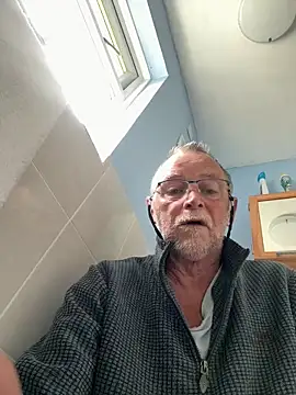 Snapshot of Moonraker64 chatting on 16, 5, 2026 Moonraker64 online show from 16, 5, 2026
