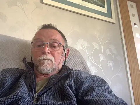 Snapshot of Moonraker64 chatting on 13, 6, 2026 Moonraker64 online show from 13, 6, 2026