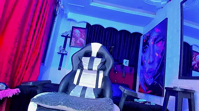 Mia Colucci25 online show from 18, 6, 2026