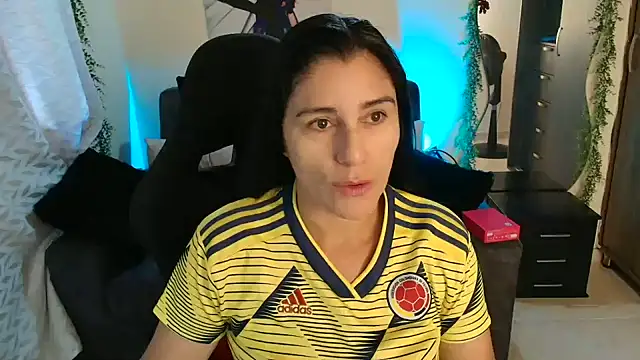LUCYMILF SEXY online show from 17, 6, 2026
