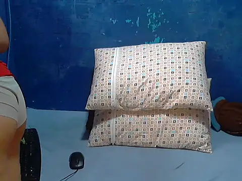 hotchilimom online show from 24, 3, 2026