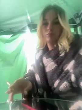 slutytransgal online show from 19, 5, 2026