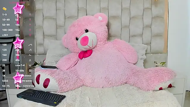 MaddyReyes online show from 18, 6, 2026