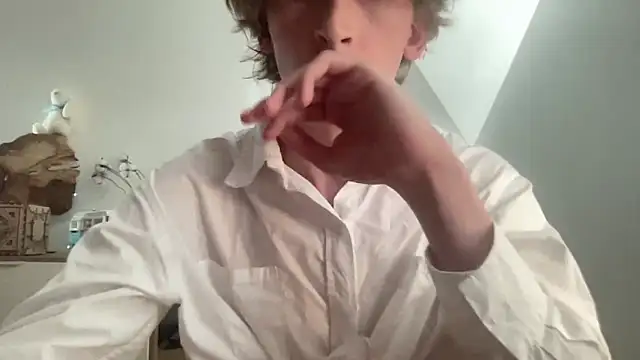 yourfemb0y online show from 5, 5, 2026