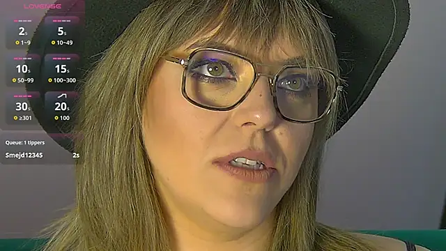 Snapshot of ZoeSkyee chatting on 19, 5, 2026 ZoeSkyee online show from 19, 5, 2026