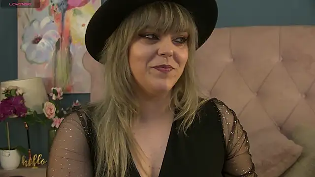 Snapshot of ZoeSkyee chatting on 6, 8, 2026 ZoeSkyee online show from 6, 8, 2026