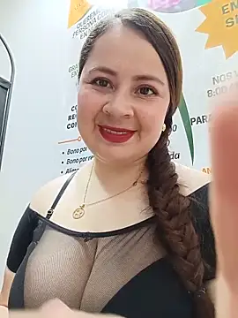 Snapshot of VANESSA__28 chatting on 10, 6, 2026 VANESSA 28 online show from 10, 6, 2026