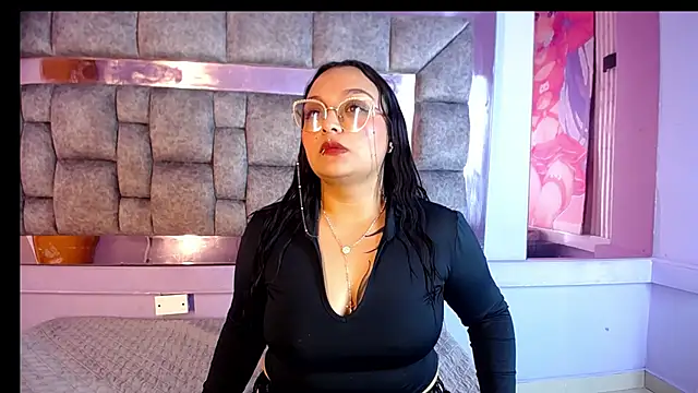 Amber Scott 7 online show from 6, 5, 2026