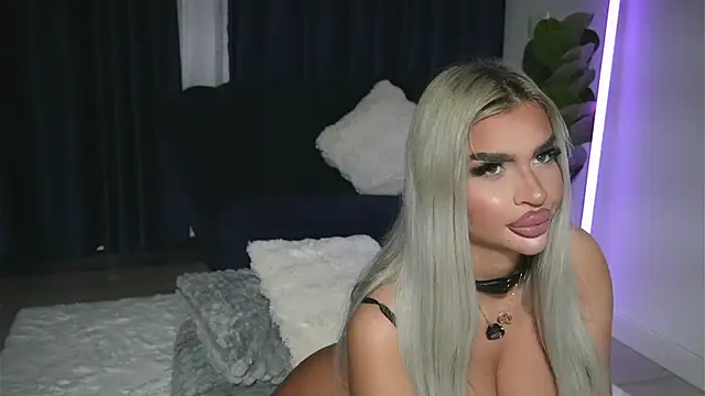 ChrystalCade online show from 3, 7, 2026