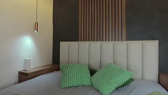 Luna and Jacksonn online show from 18, 6, 2026