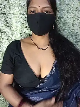 Snapshot of Juli_80 chatting on 7, 7, 2026 Juli 80 online show from 7, 7, 2026