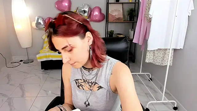 Snapshot of Cruela_Bena chatting on 10, 5, 2026 Cruela Bena online show from 10, 5, 2026