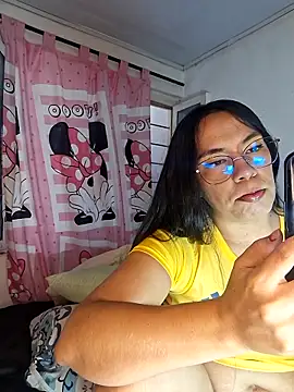 ZoeMorettii online show from 17, 6, 2026