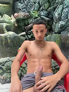 friends lust latin online show from 28, 7, 2026