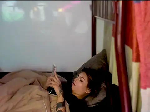 ArianaLore online show from 15, 6, 2026