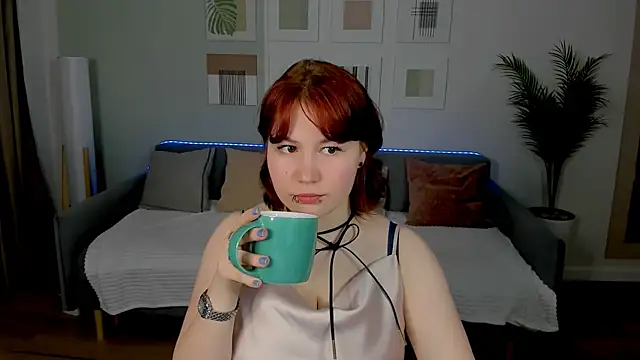 MiaLacrice online show from 20, 5, 2026