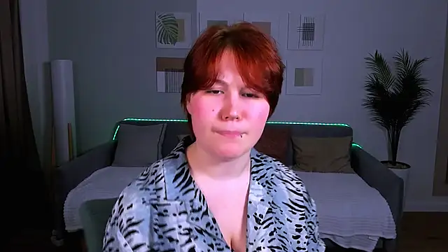 MiaLacrice online show from 5, 6, 2026
