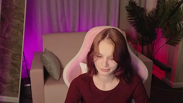 Snapshot of AliceJohansone chatting on 5, 6, 2026 AliceJohansone online show from 5, 6, 2026