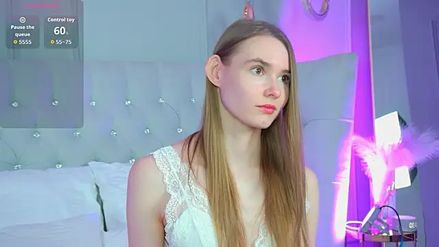 LillianYoung online show from 28, 6, 2026