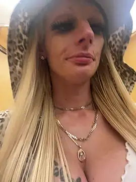 Snapshot of blonDDbombsheLL99 chatting on 29, 5, 2026 blonDDbombsheLL99 online show from 29, 5, 2026