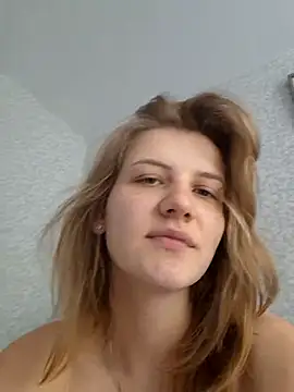 mooniekiss online show from 27, 5, 2026