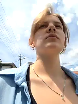 mooniekiss online show from 24, 6, 2026