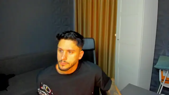 Snapshot of TroyWadee chatting on 23, 5, 2026 TroyWadee online show from 23, 5, 2026