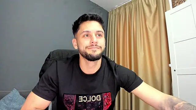 Snapshot of TroyWadee chatting on 4, 6, 2026 TroyWadee online show from 4, 6, 2026