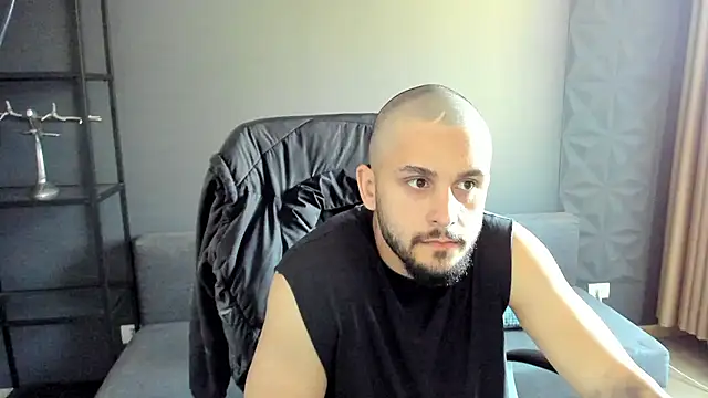 Snapshot of TroyWadee chatting on 8, 6, 2026 TroyWadee online show from 8, 6, 2026
