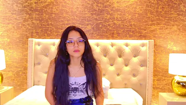 Snapshot of Kiara_layla chatting on 13, 6, 2026 Kiara layla online show from 13, 6, 2026