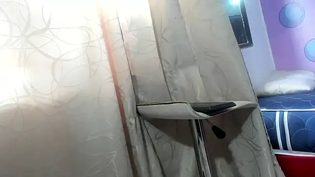 Snapshot of Jana_strawberry chatting on 4, 7, 2026 Jana strawberry online show from 4, 7, 2026