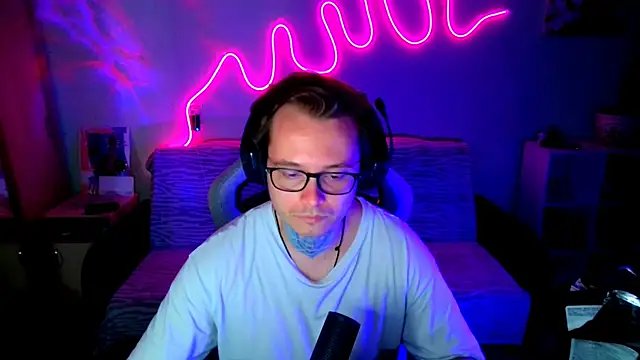 MeLanXolik online show from 10, 6, 2026