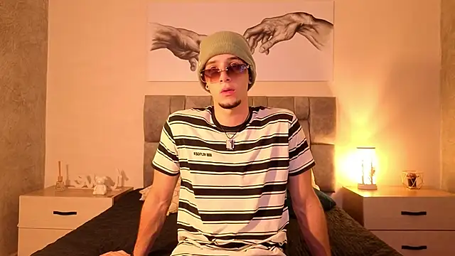isaacblaze  online show from 20, 5, 2026