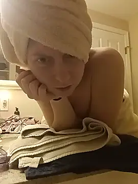 Snapshot of daddys_girl333 chatting on 21, 5, 2026 daddys girl333 online show from 21, 5, 2026