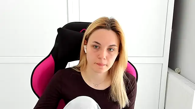Emma starrs  online show from 12, 5, 2026