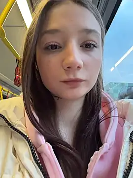 hiding-mila online show from 17, 5, 2026