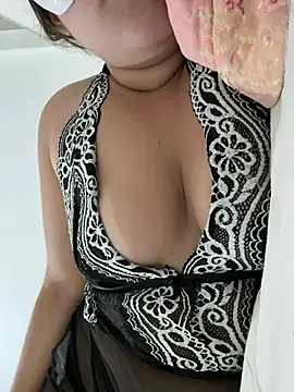 Snapshot of cherrybr01 chatting on 21, 6, 2026 cherrybr01 online show from 21, 6, 2026