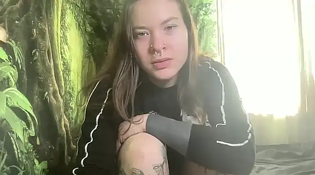 mo0ngoddess online show from 18, 2, 2025