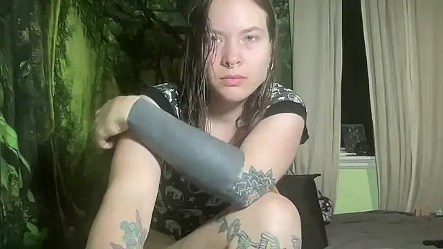 mo0ngoddess online show from 5, 2, 2026