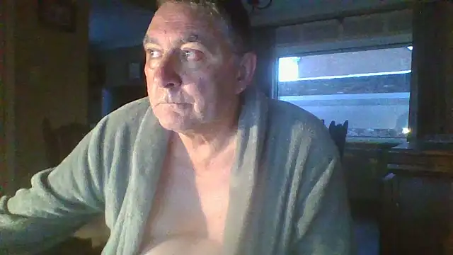 Snapshot of edje59a chatting on 10, 1, 2025 edje59a online show from 10, 1, 2025